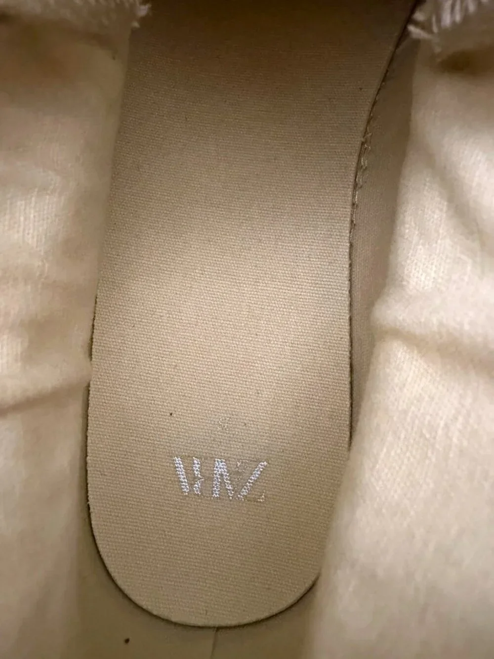 Zara Canvas Lug Sole Hiking Boots Shoes Beige Tan EU 39 US 8 Lace Up Ankle